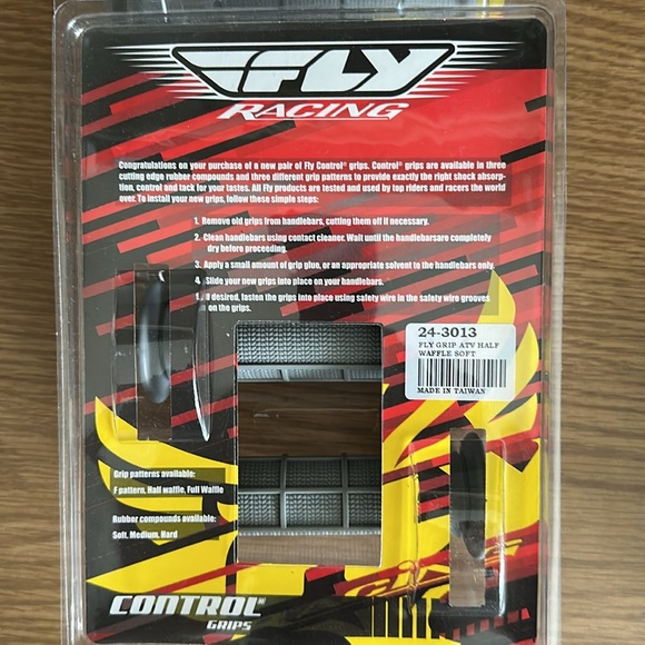 Fly Racing Control Grips in Gray - Picture 3 of 4